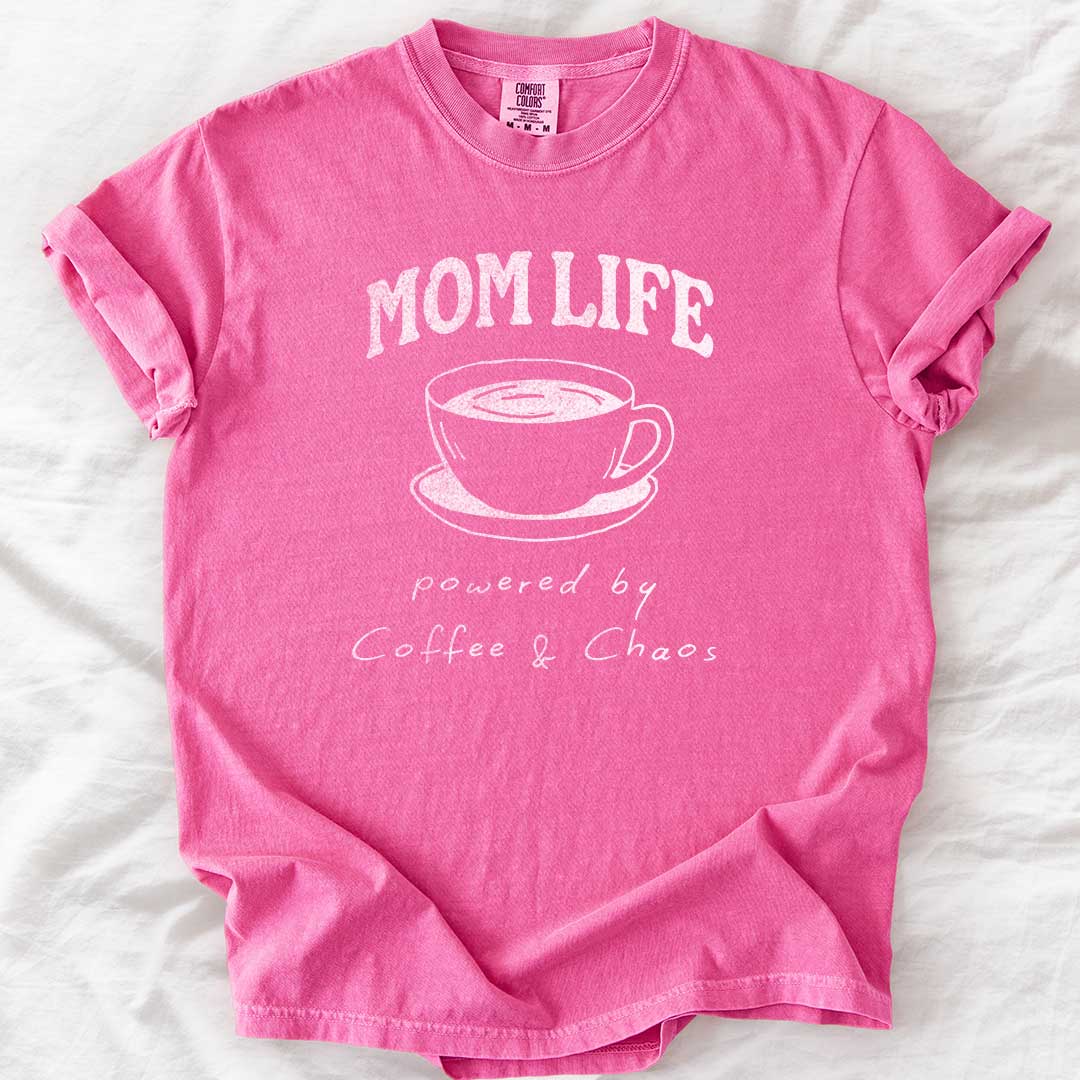 MOM LIFE – Powered by Coffee & Chaos T-Shirt