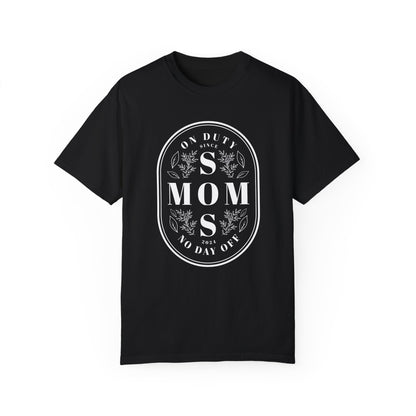 Mom SOS On Duty Since 2024 – Personalized Mom T-Shirt