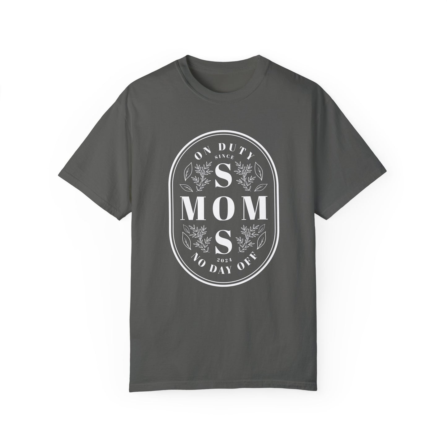 Mom SOS On Duty Since 2024 – Personalized Mom T-Shirt