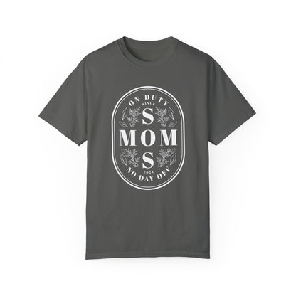 Mom SOS On Duty Since 2024 – Personalized Mom T-Shirt
