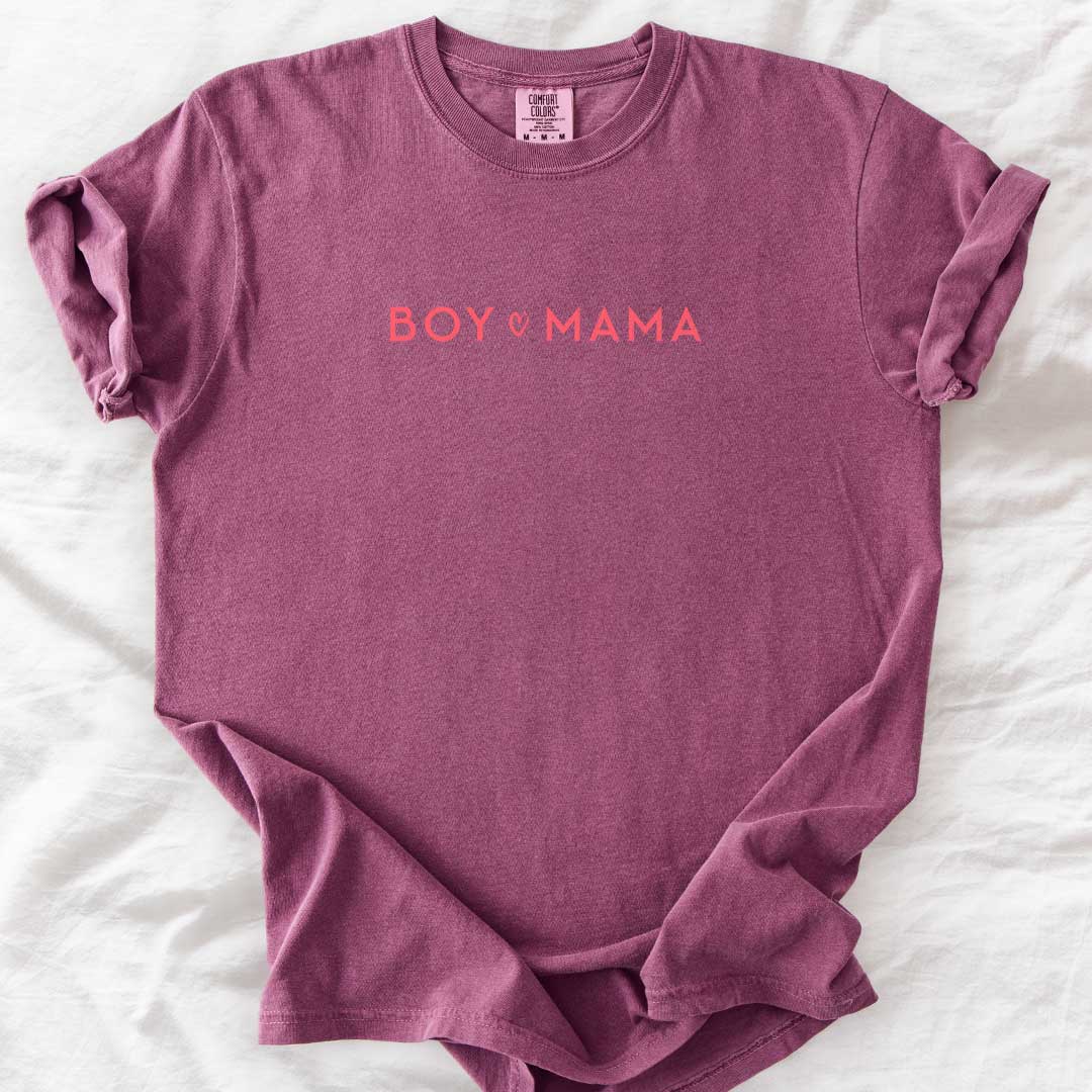 Boy ❤️ Mama T-Shirt – Minimalist and Heartfelt Mom Tee