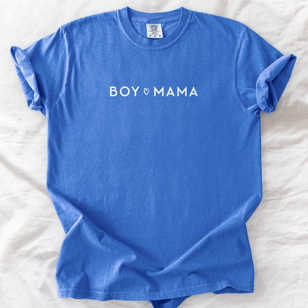 Boy ❤️ Mama T-Shirt – Minimalist and Heartfelt Mom Tee