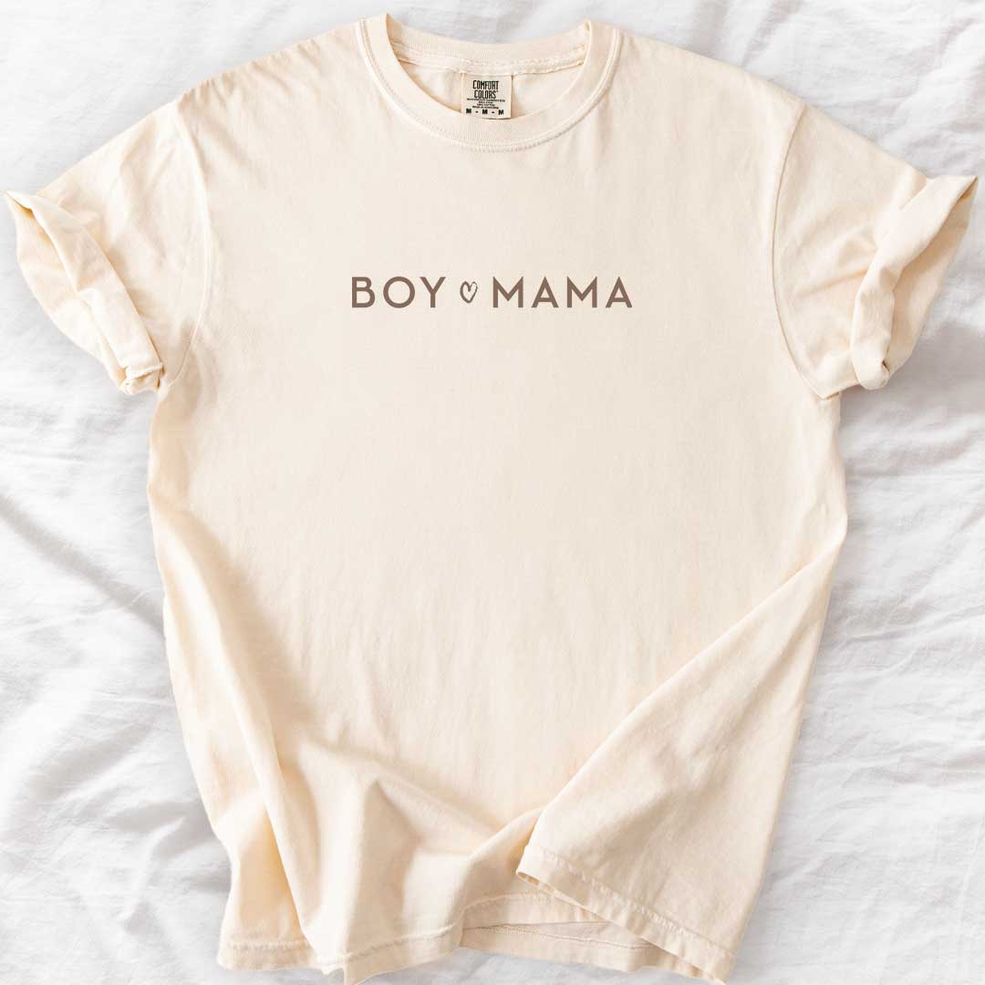 Boy ❤️ Mama T-Shirt – Minimalist and Heartfelt Mom Tee