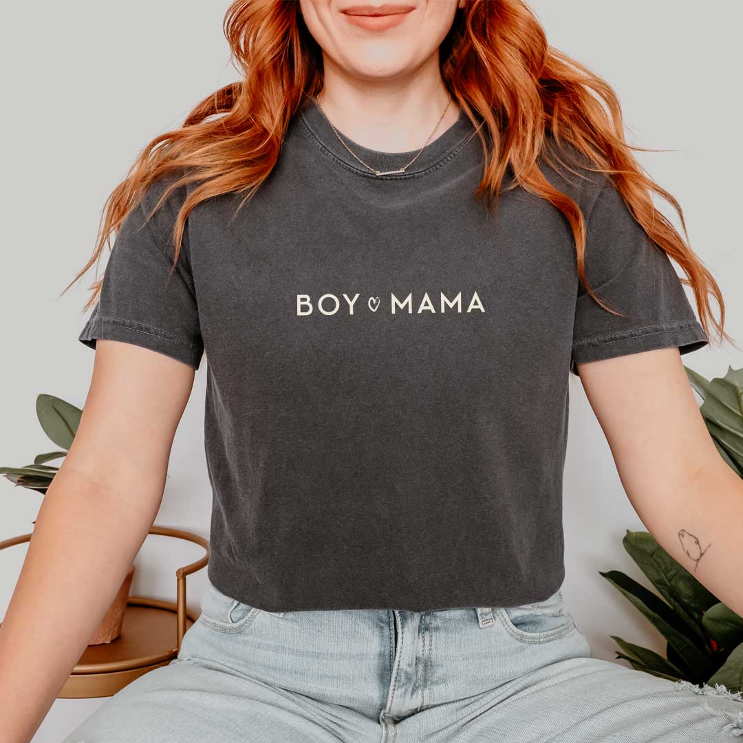 Boy ❤️ Mama T-Shirt – Minimalist and Heartfelt Mom Tee