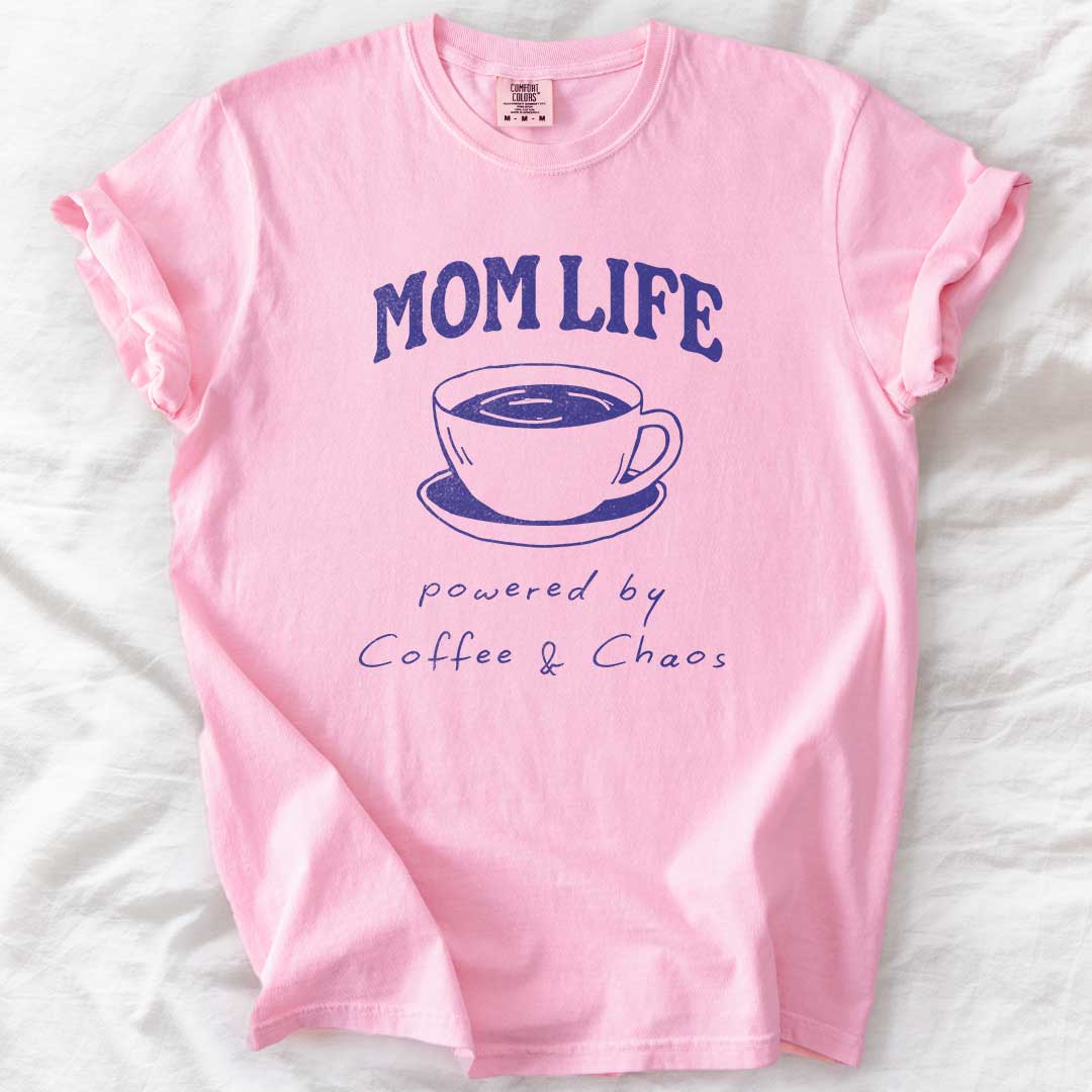 MOM LIFE – Powered by Coffee & Chaos Casual T-Shirt